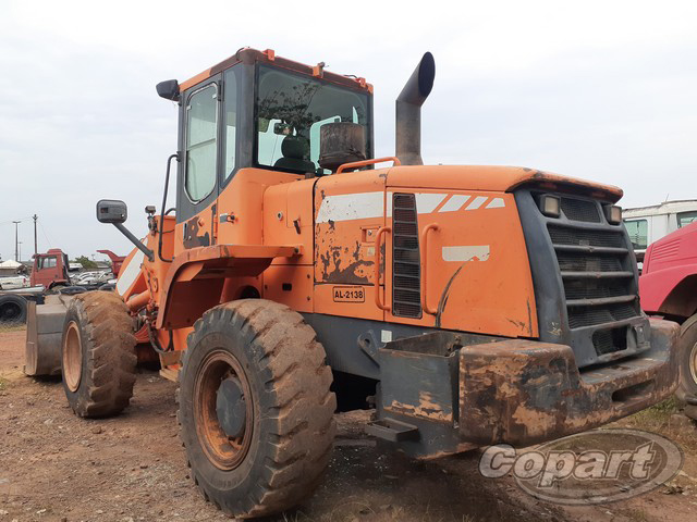TRATOR DOOSAN DL 200 2011