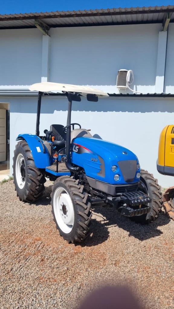 LS TRACTOR U60 PLATAFORMADO 65CV 2024
