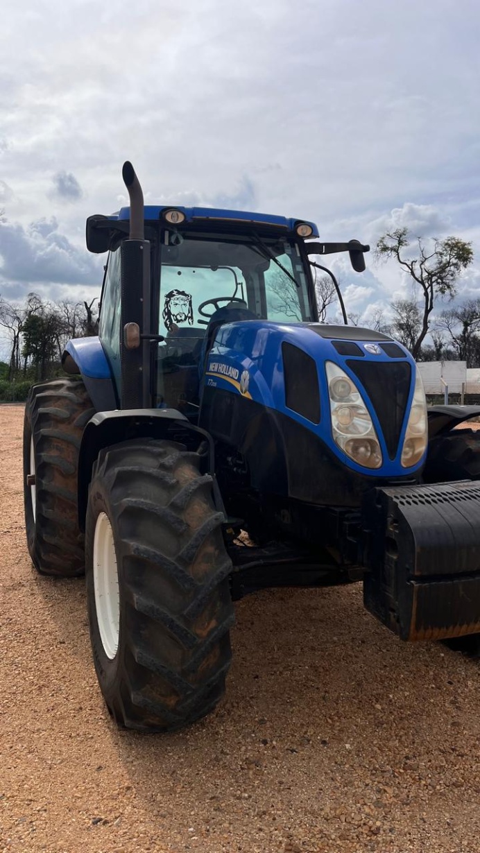 TRATOR NEW HOLLAND T7.205 180 CV 2020