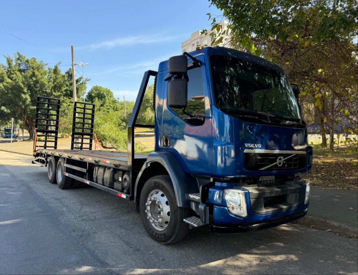 VOLVO VM 220 6X2 2013