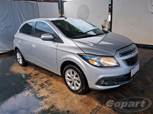 CHEVROLET ONIX 1.4 MPFI LT 8V FLEX 4P MANUAL 2015