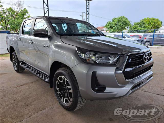 TOYOTA HILUX 2.8 D-4D TURBO DIESEL CD SRV 4X4 AUT 2023